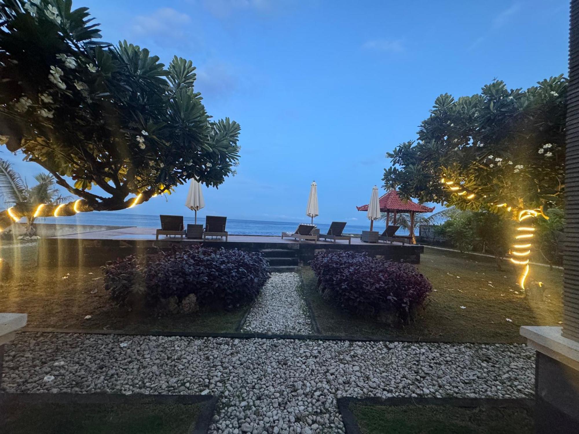 Cave Beach Bungalow Semaya Buitenkant foto