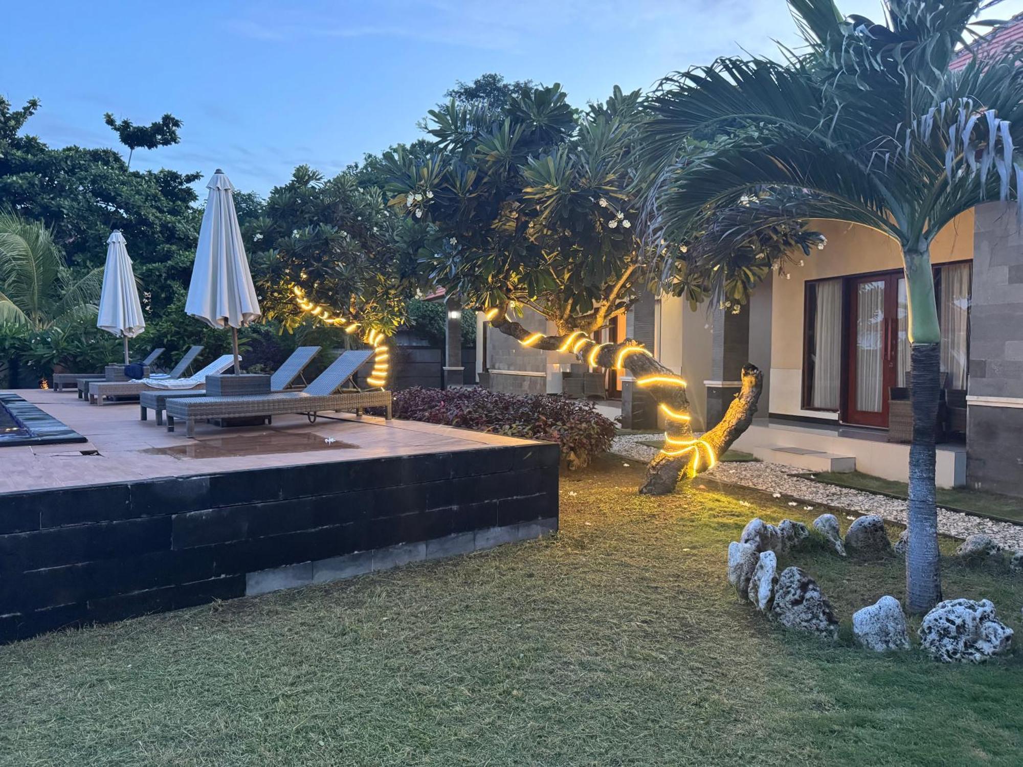 Cave Beach Bungalow Semaya Buitenkant foto