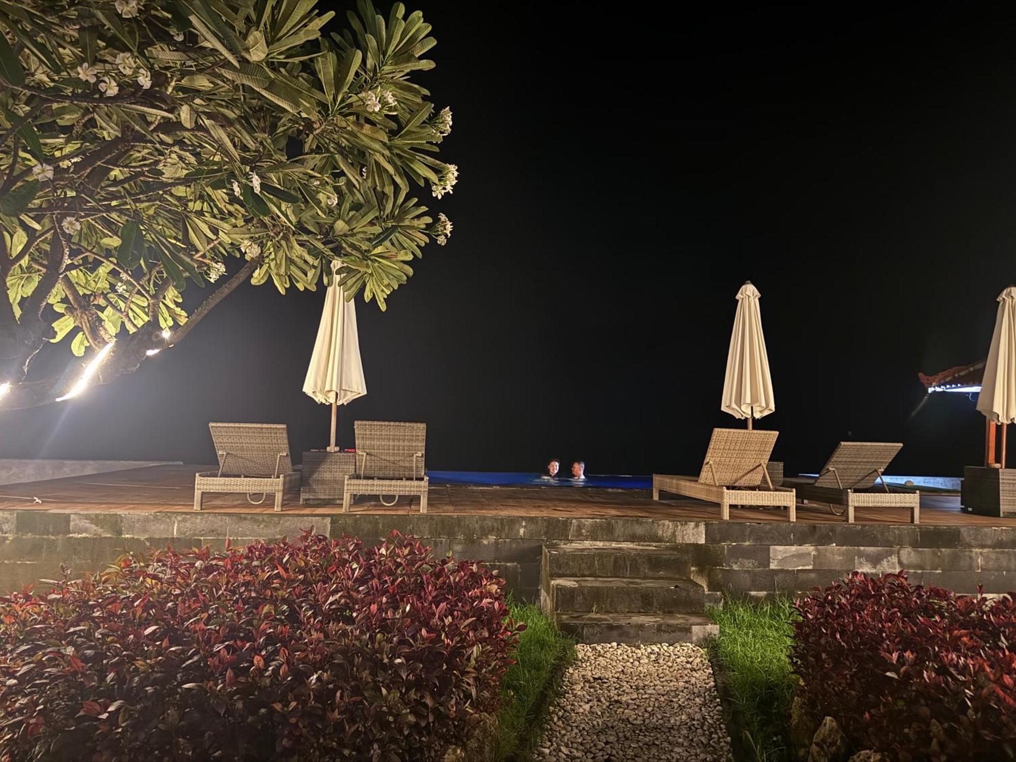 Cave Beach Bungalow Semaya Buitenkant foto